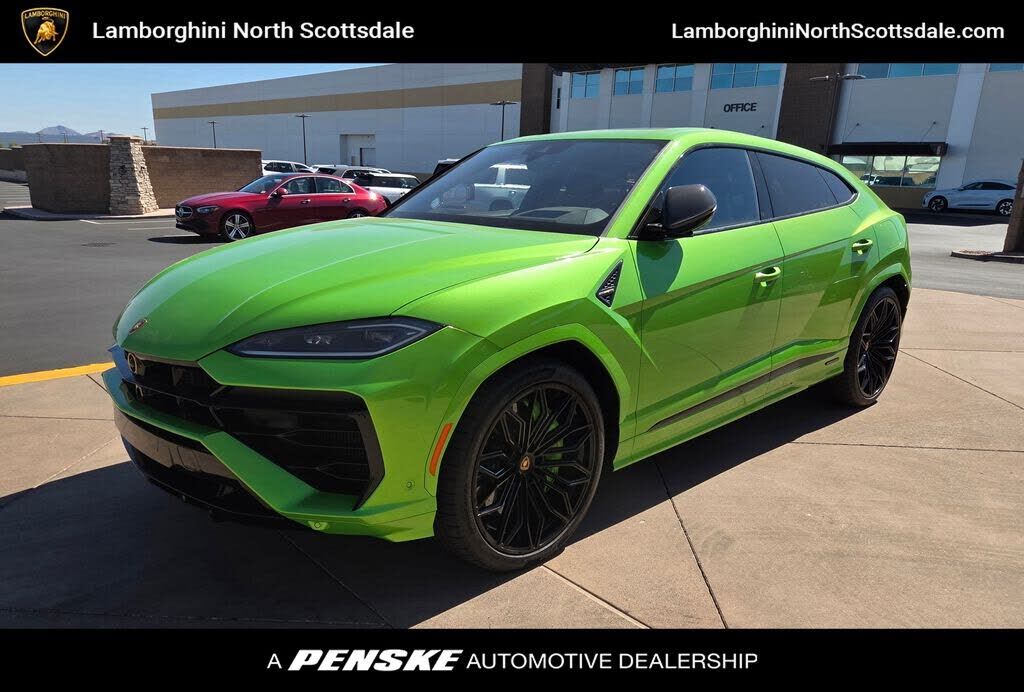 2025 LAMBORGHINI URUS