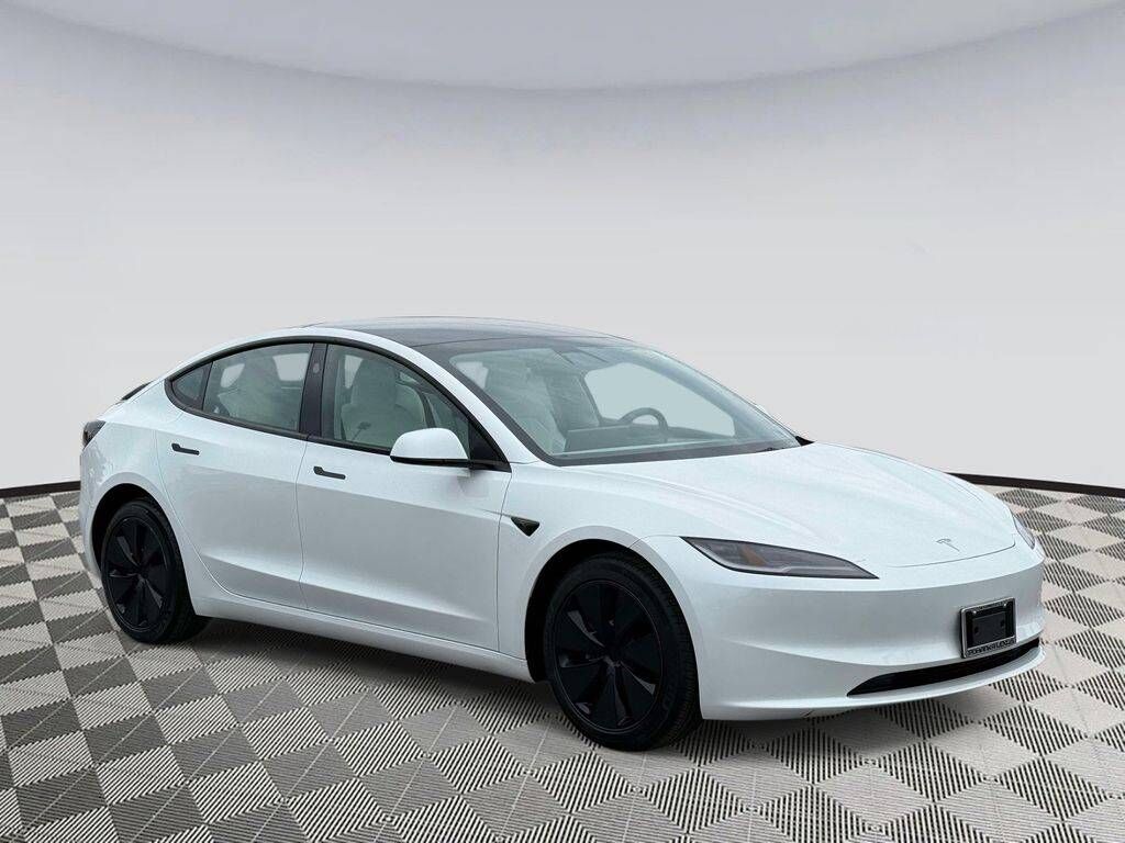 2025 TESLA Model 3