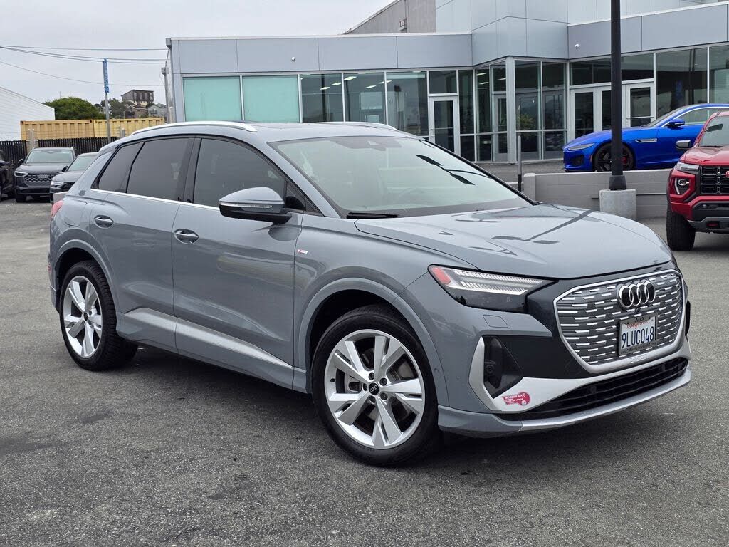 2023 AUDI Q4