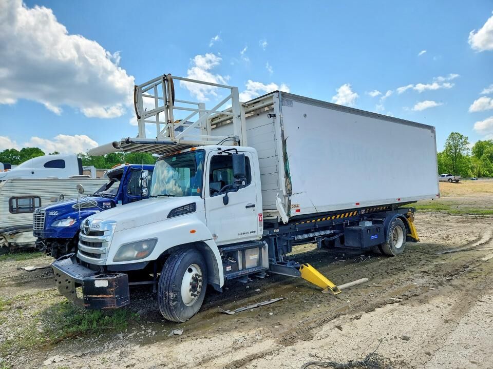 2018 HINO Conventional Type Truck