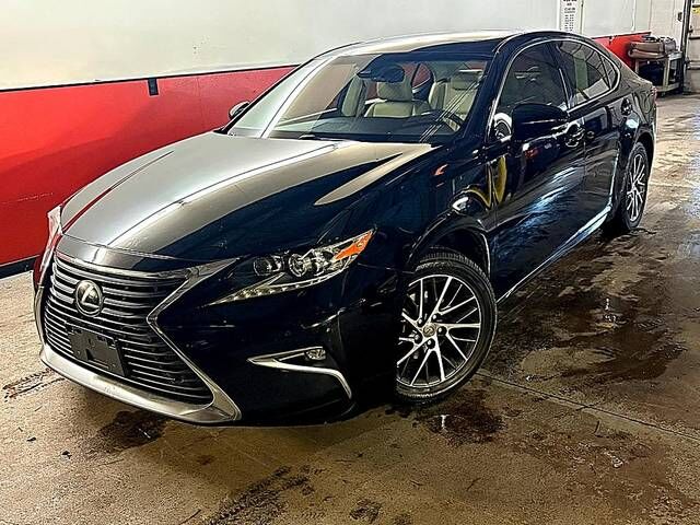 2016 LEXUS ES