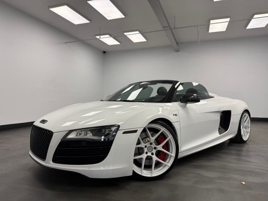 2011 AUDI R8