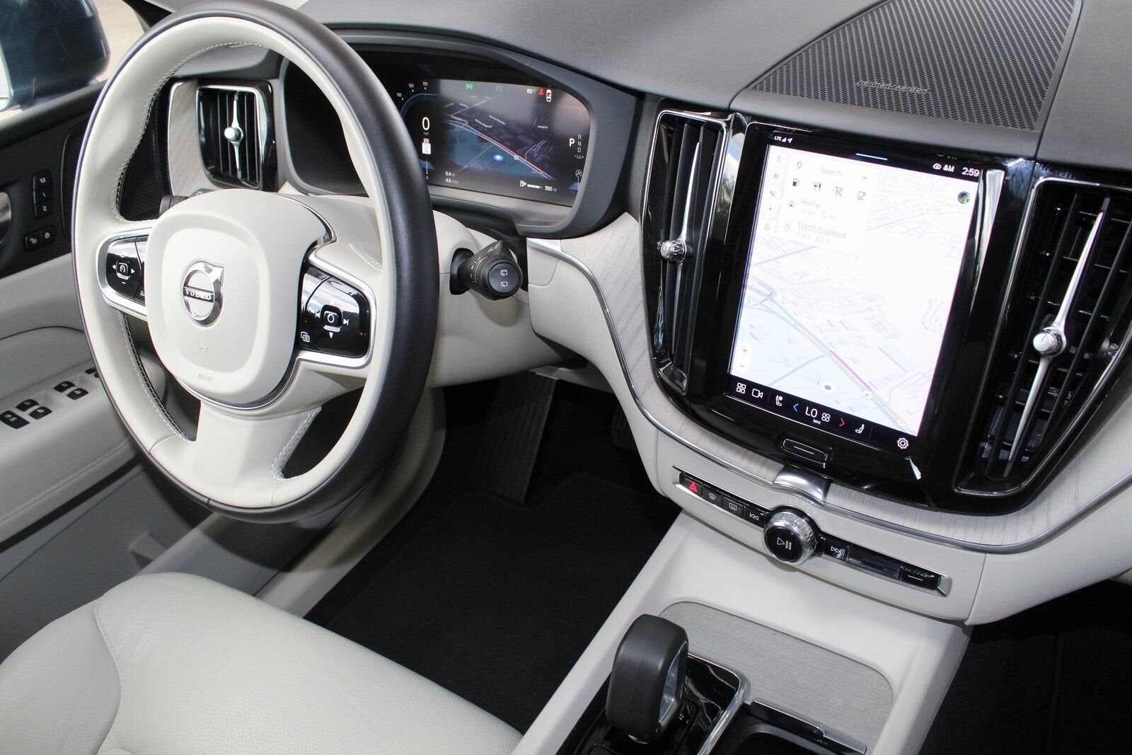 2023 VOLVO XC60