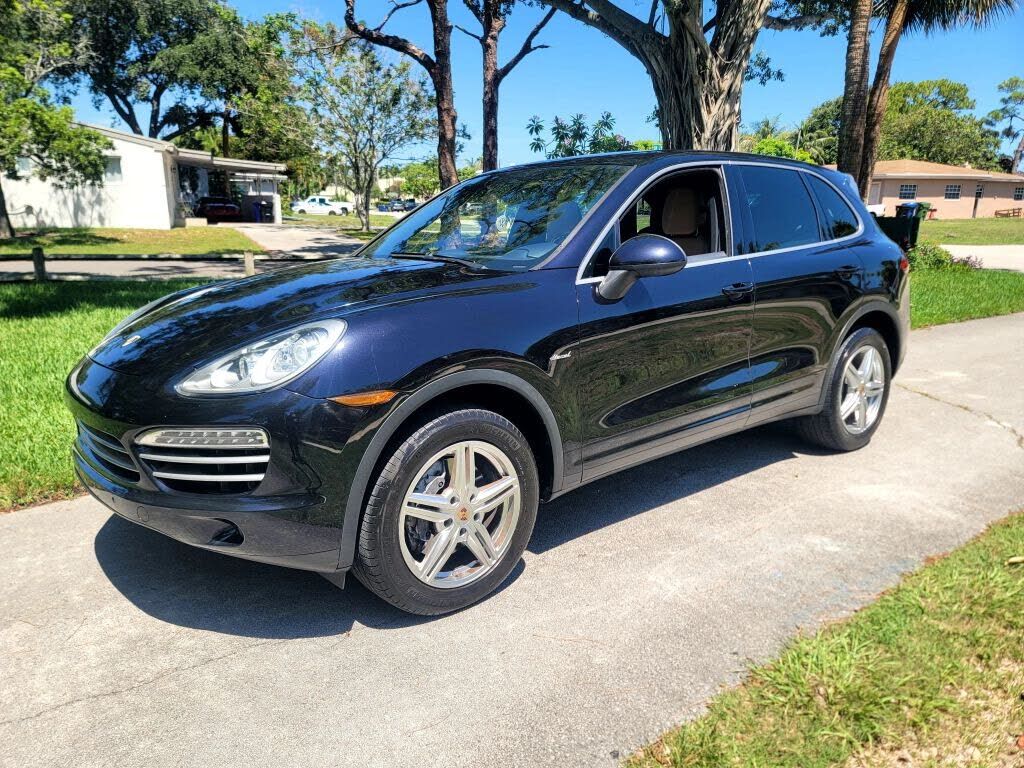 2014 PORSCHE Cayenne