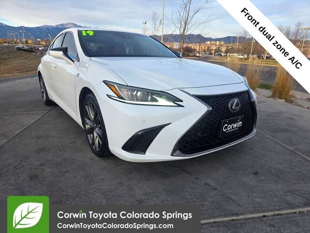 2019 LEXUS ES