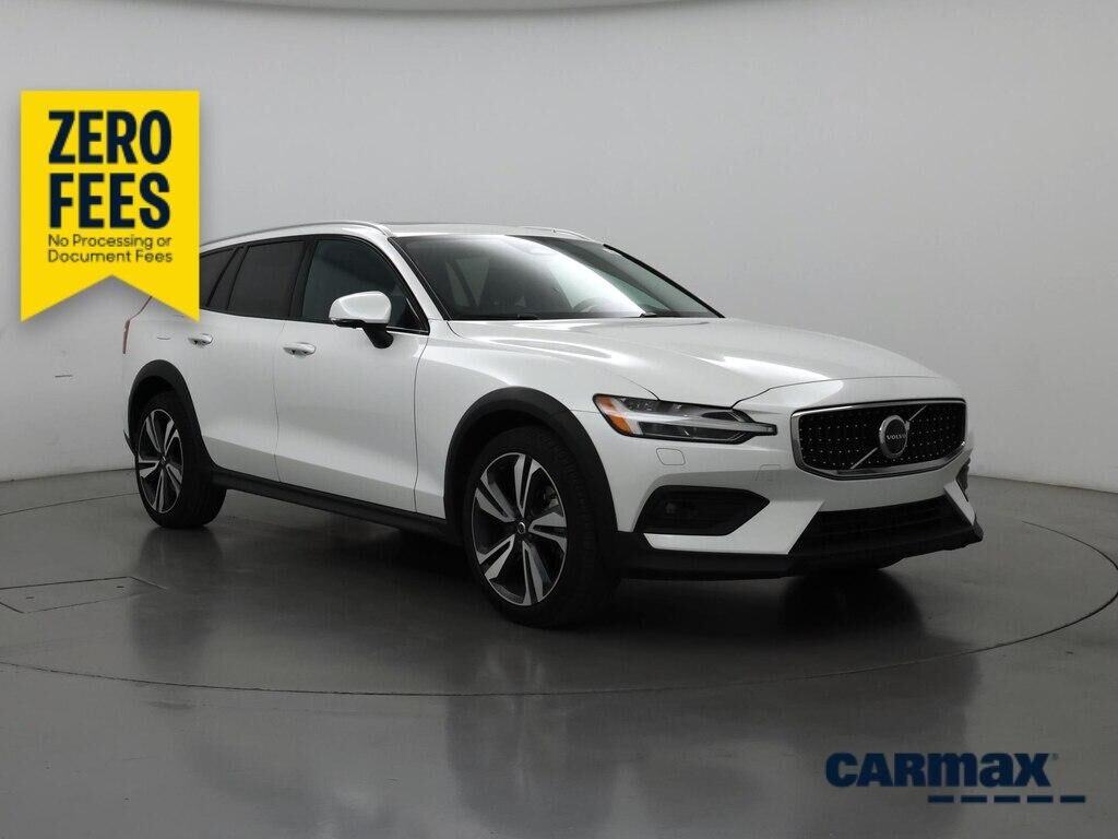 2025 VOLVO V60CC