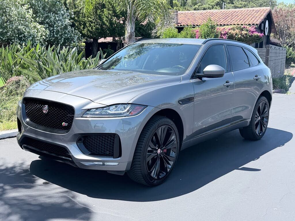 2017 JAGUAR F-Pace
