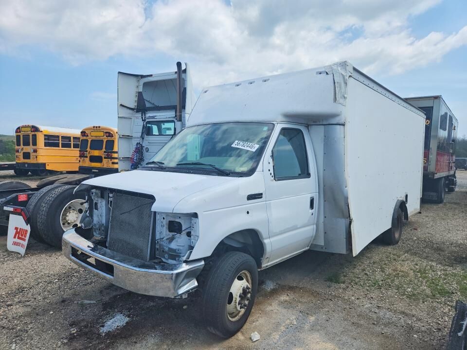 2022 FORD E-350