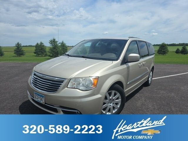 2014 CHRYSLER Town and Country