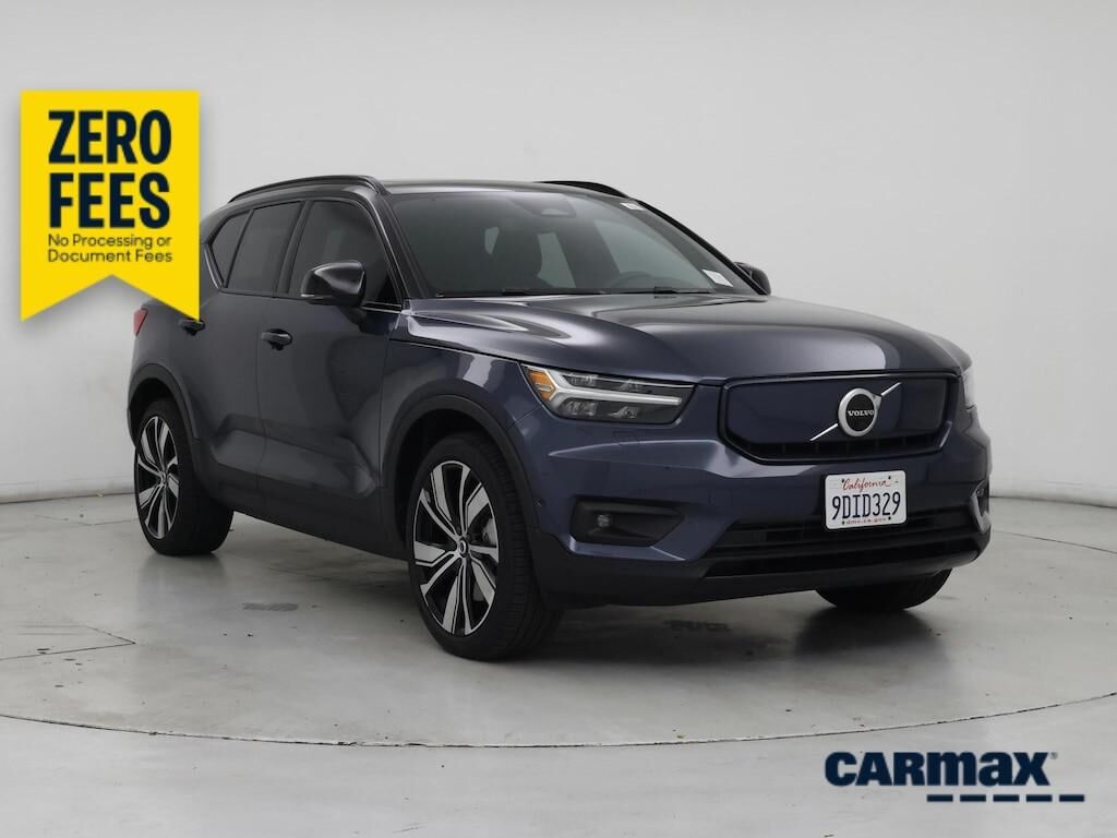 2022 VOLVO XC40