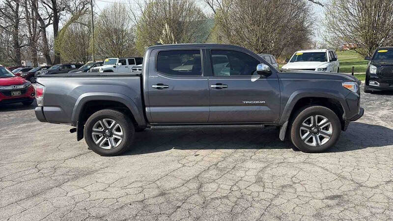 2018 TOYOTA Tacoma