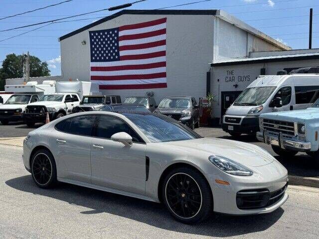 2023 PORSCHE Panamera