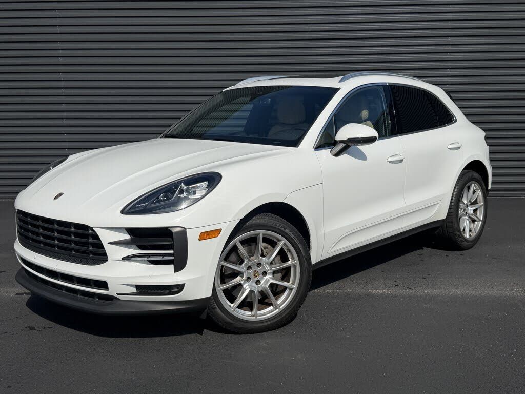 2019 PORSCHE Macan