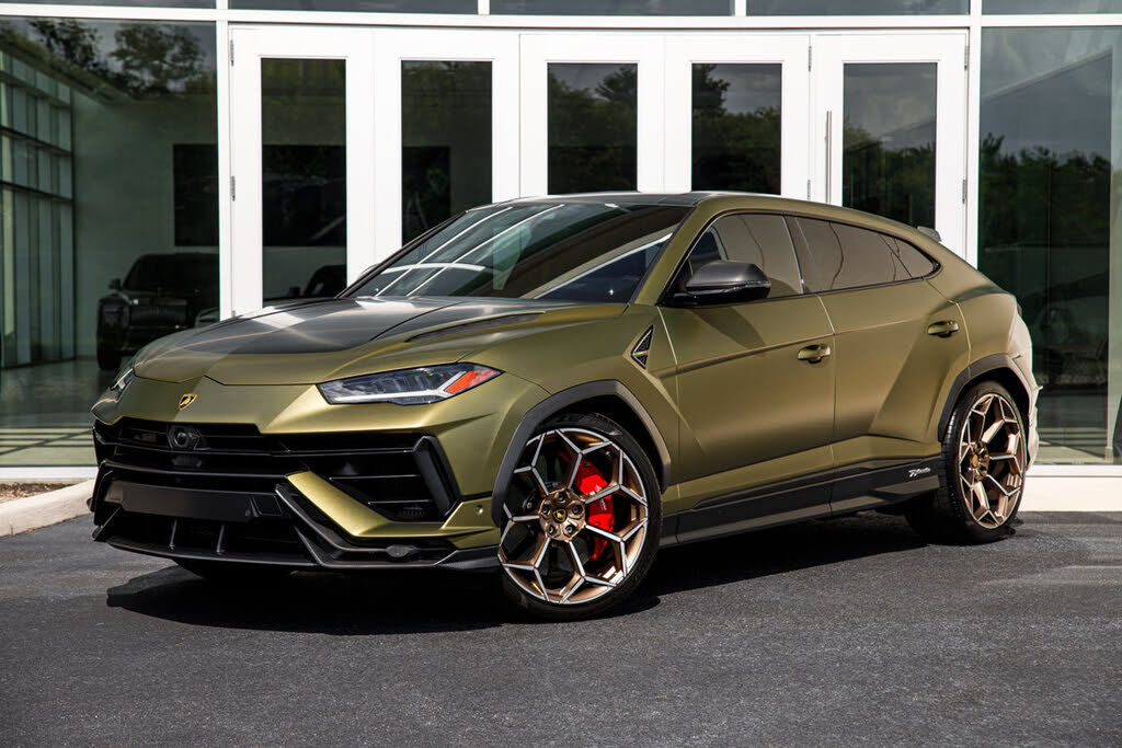 2024 LAMBORGHINI URUS