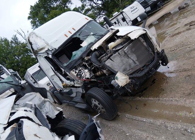 2019 FREIGHTLINER New Cascadia 126" Sleepercab