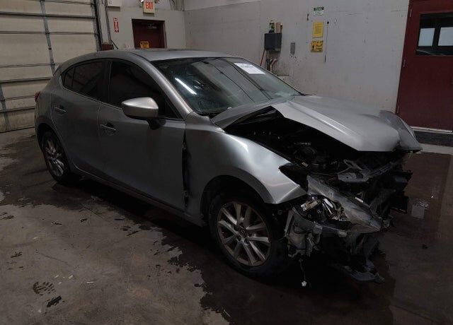 2016 MAZDA Mazda3