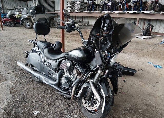 2017 INDIAN MOTORCYCLE Chieftain Dark Horse