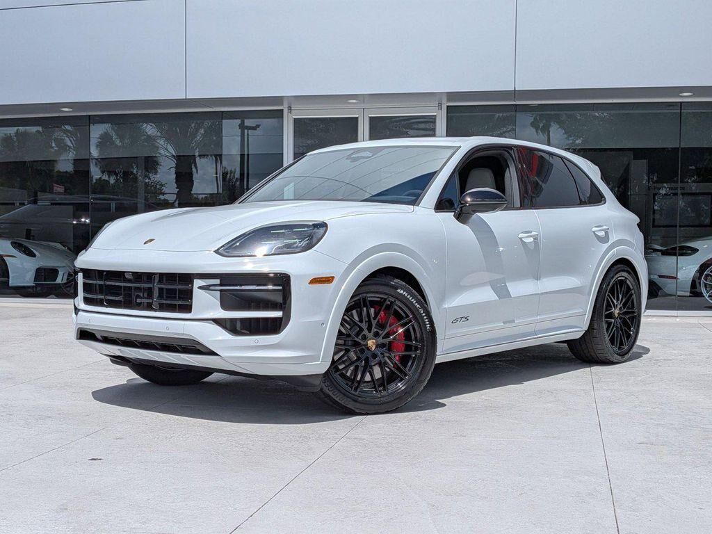 2026 PORSCHE Cayenne