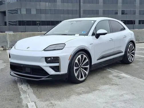 2026 PORSCHE Macan