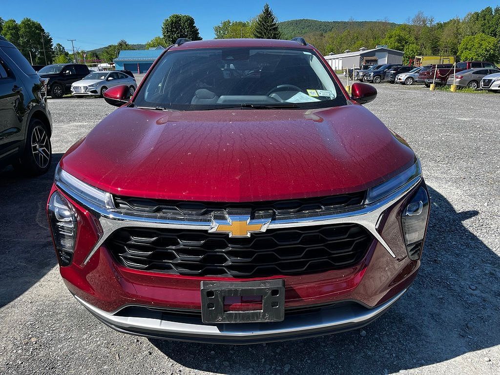 2025 CHEVROLET Trax