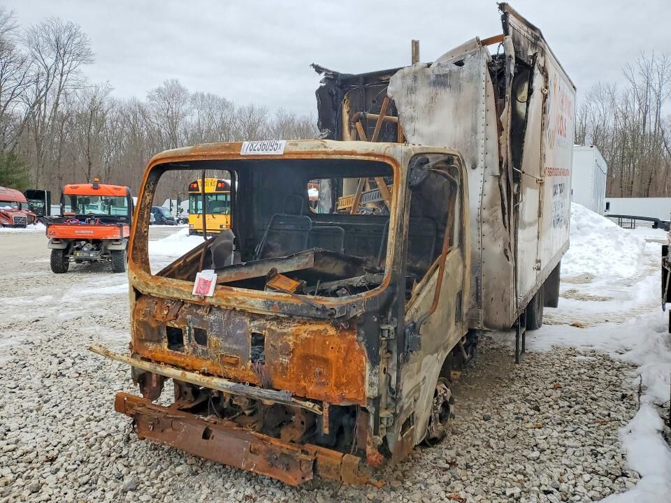 2010 ISUZU NPR