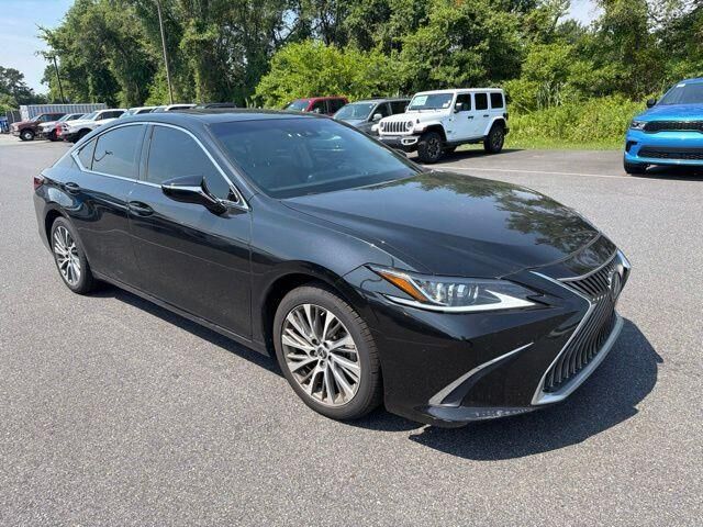 2020 LEXUS ES