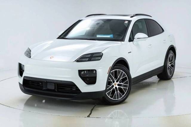 2026 PORSCHE Macan