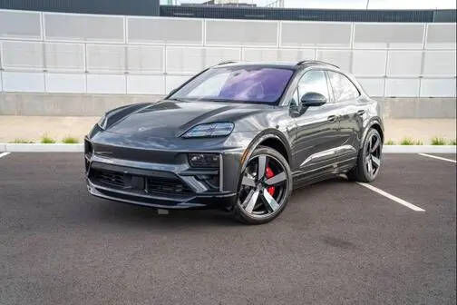 2026 PORSCHE Macan