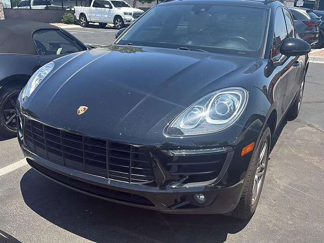 2017 PORSCHE Macan