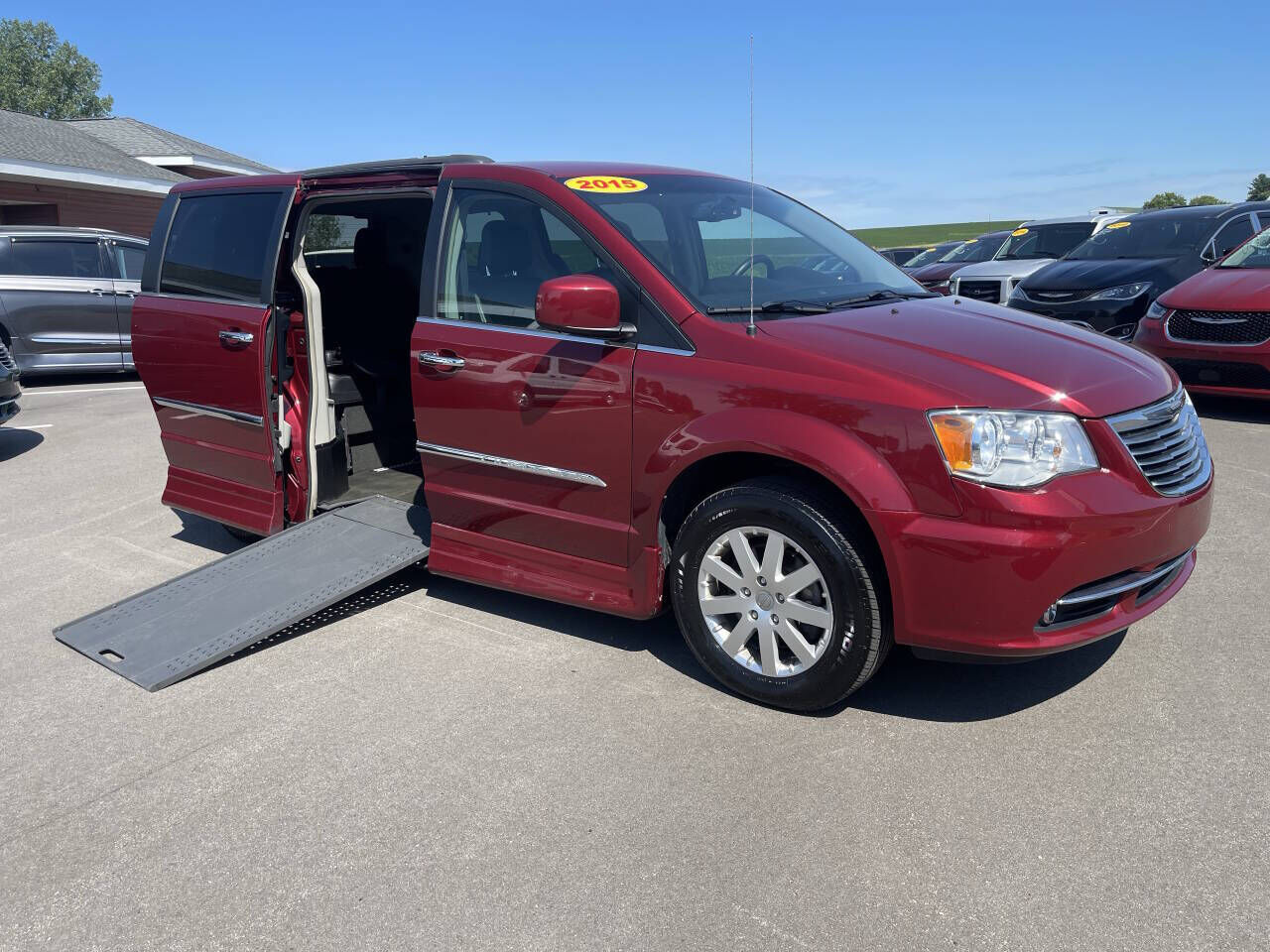 2015 CHRYSLER Town and Country
