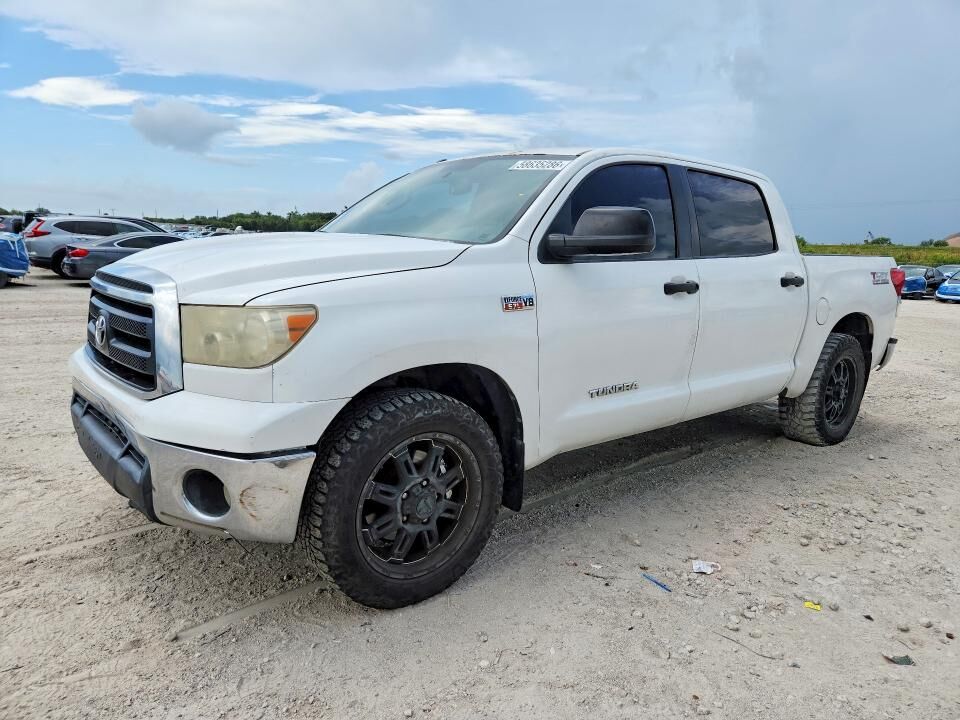 2011 TOYOTA Tundra