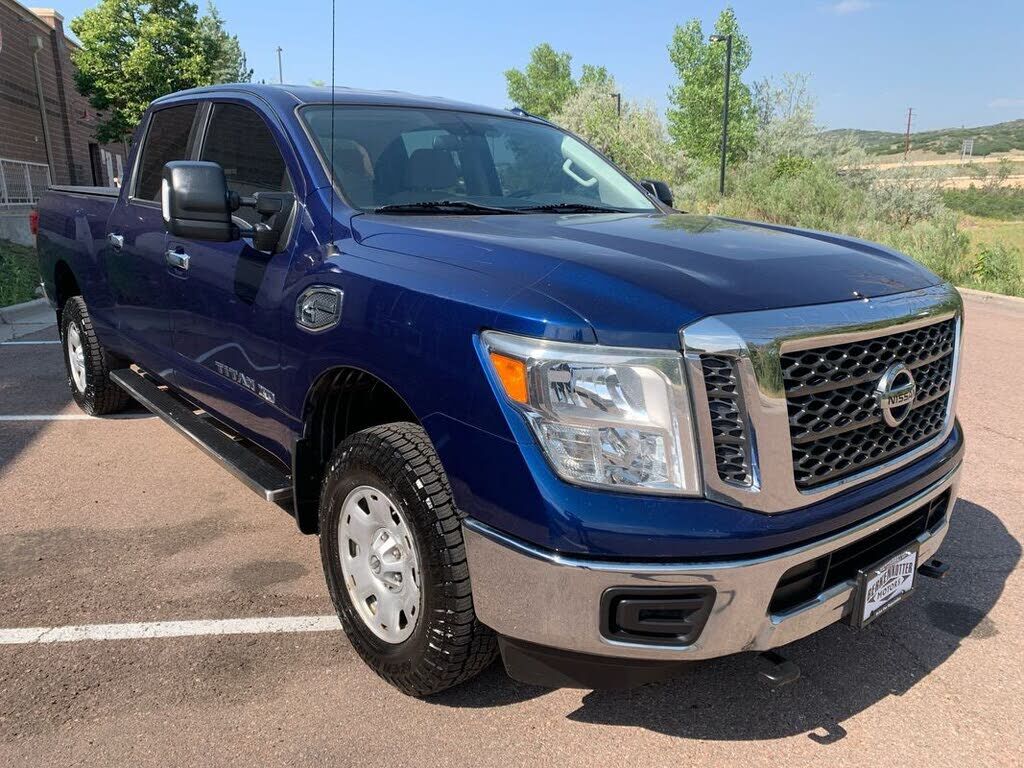 2017 NISSAN Titan