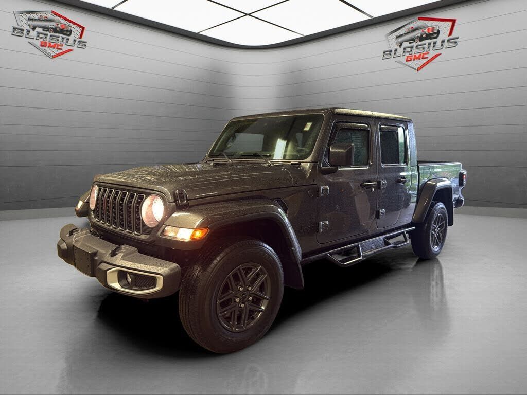2025 JEEP Gladiator
