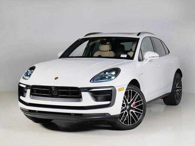 2026 PORSCHE Macan