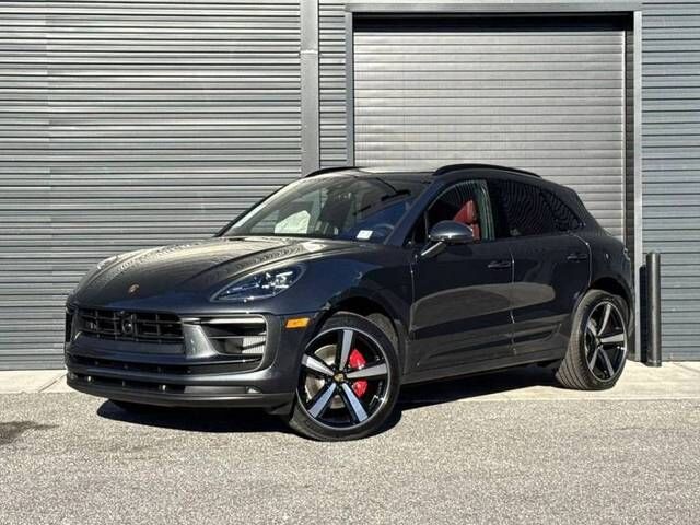 2026 PORSCHE Macan