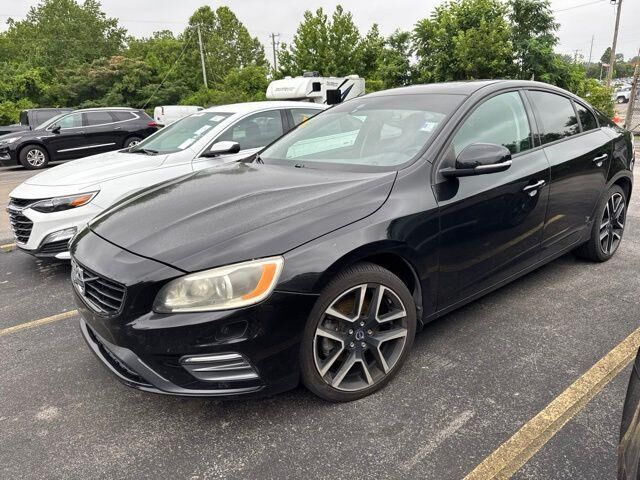 2017 VOLVO S60