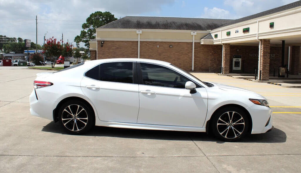 2018 TOYOTA Camry