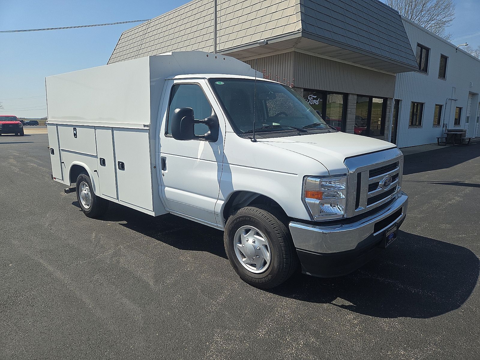2025 FORD E-350