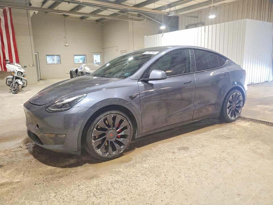 2022 TESLA Model Y
