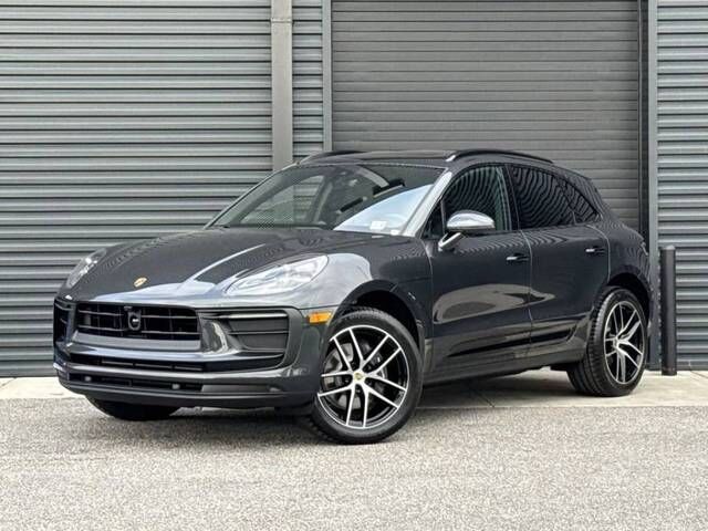 2026 PORSCHE Macan