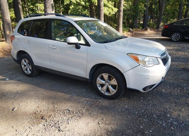 2015 SUBARU Forester