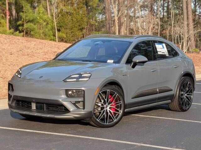 2025 PORSCHE Macan