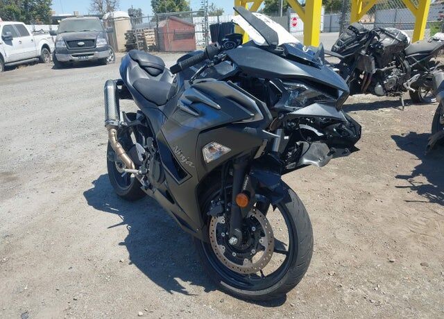 2025 KAWASAKI Ninja