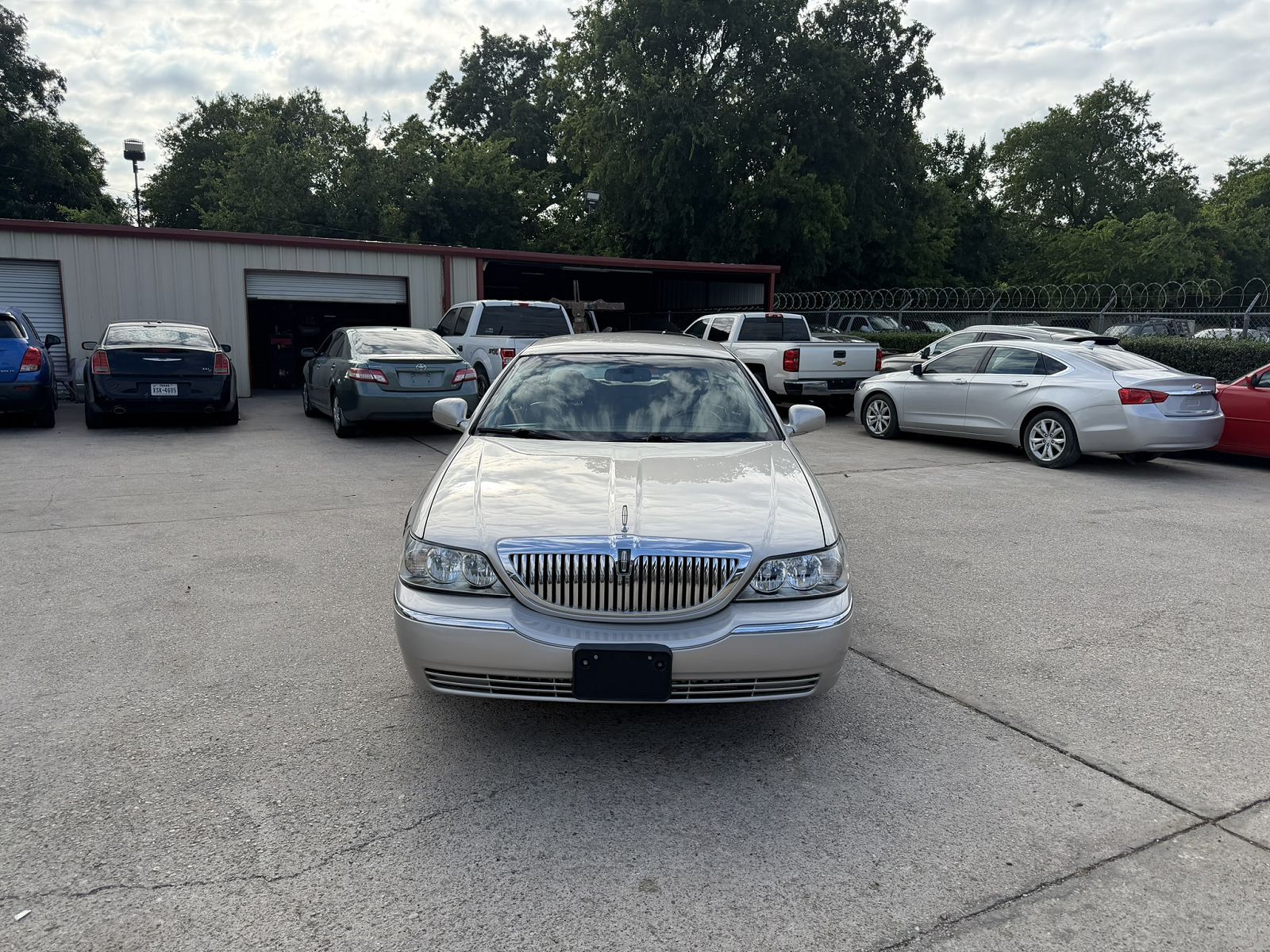 2009 LINCOLN Town Car