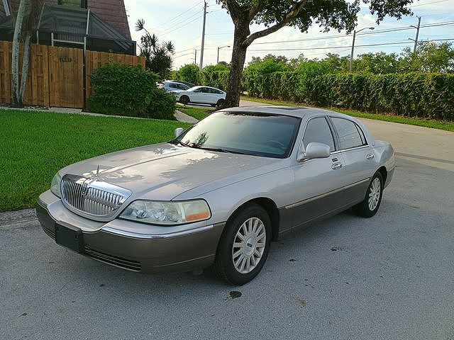 2003 LINCOLN Town Car