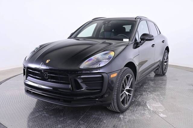2026 PORSCHE Macan