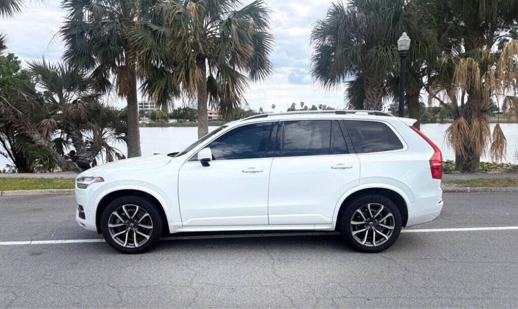 2017 VOLVO XC90