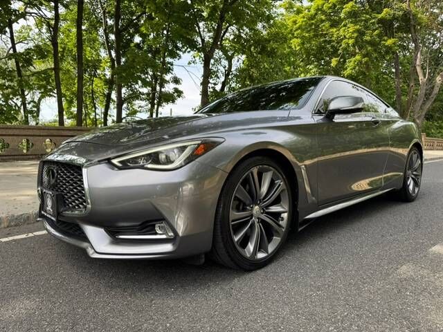 2017 INFINITI Q60
