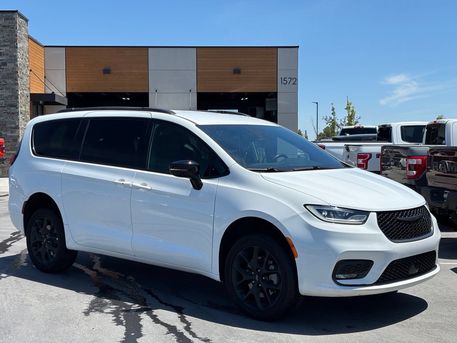 2024 CHRYSLER Pacifica