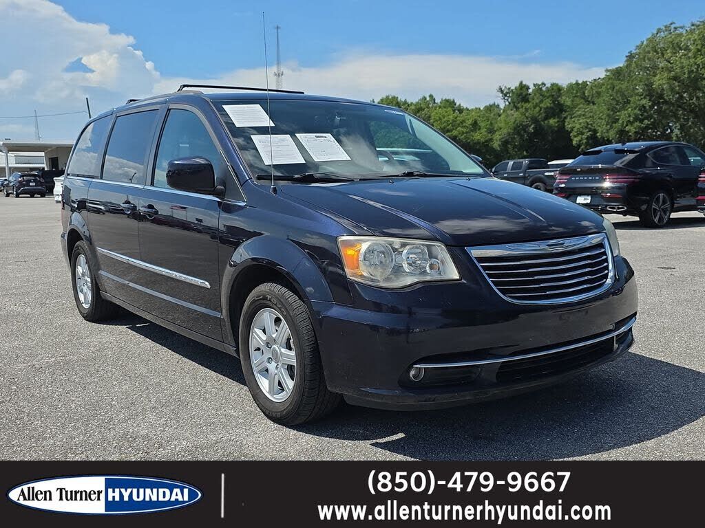 2011 CHRYSLER Town and Country